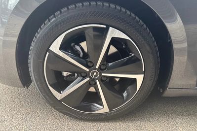 Opel Astra 1.2 T GS S&S