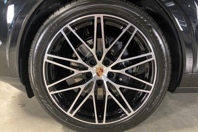 Porsche Cayenne Coupe E-Hybrid Black Edition