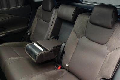 Lexus RX 450h+ Omotenashi 2.5 Hybrid Plug-in