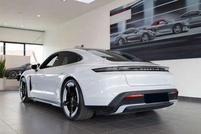 Porsche Taycan 4 Black Edition
