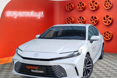 Toyota Camry Hybrid Dynamic Force Executive e-CVT