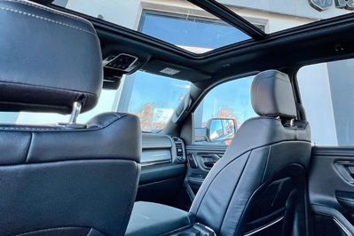 Dodge RAM 1500 Limited NIGHT V8 RAMBOX