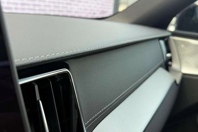 Volvo XC60 B5 AWD Ultra Black Edition