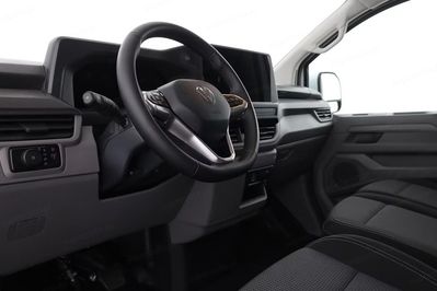 Volkswagen Transporter L2H1 AT8