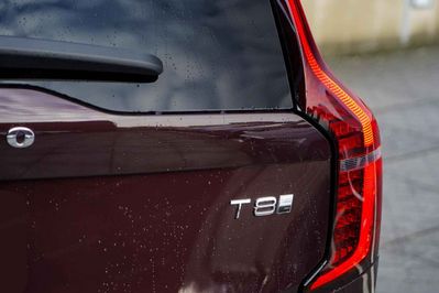 Volvo XC90 T8 AWD Plug-In Hybrid Ultra Dark 7os