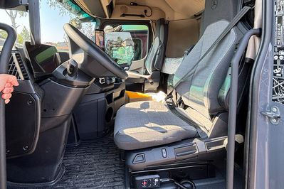 Mercedes Actros L 4x2 ProCabin-Giga Autotransporter LUGGI