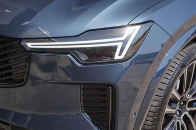 Volvo XC90 T8 AWD Plug-In Hybrid Ultra Dark 7os