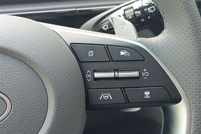 Hyundai Staria Kombi Luxury HEV AT