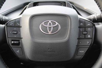 Toyota Prius Prestige 2.0 Hybrid Plug-in