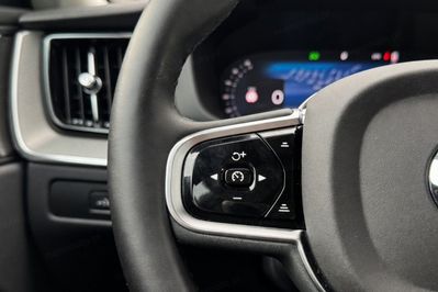 Volvo XC60 B5 B AWD Plus Dark aut