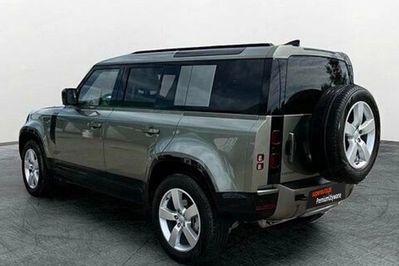 Land Rover Defender 110 D250 X-Dynamic SE