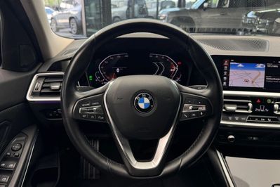 BMW Seria 3 318i aut
