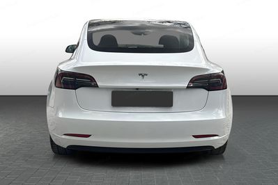 Tesla Model 3 RWD