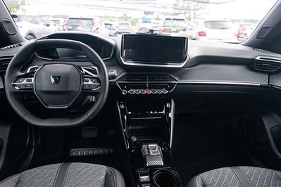 Peugeot 2008 Allure e-DCS 1.2 mHEV