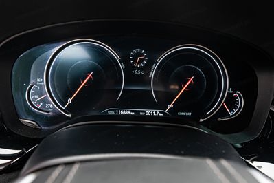 BMW Seria 5 520d xDrive Sport Line