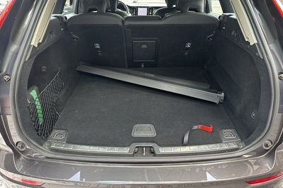 Volvo XC60 B4 B Plus Dark