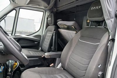 Iveco Daily 70C18 Zabudowa + Tył spanie