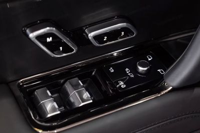 Land Rover Range Rover Sport P550e Autobiography