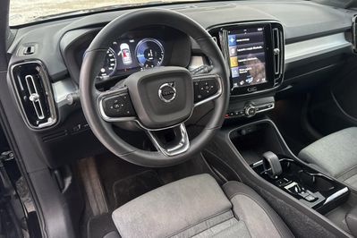 Volvo XC40 T5 Plug-In Hybrid Plus Dark