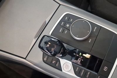 BMW Seria 3 318i Advantage