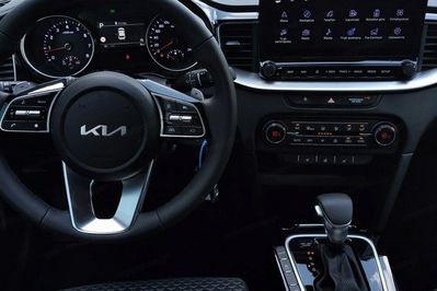 Kia Ceed 1.5 T-GDI Tribute DCT