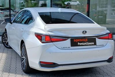 Lexus ES 300h Business Edition