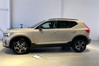 Volvo XC40 B3 Plus Dark