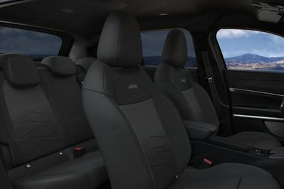 Jeep Avenger Summit 1.2 mHEV e-DCT6