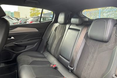 Peugeot 408 GT 1.6 Plug-In Hybrid  EAT8