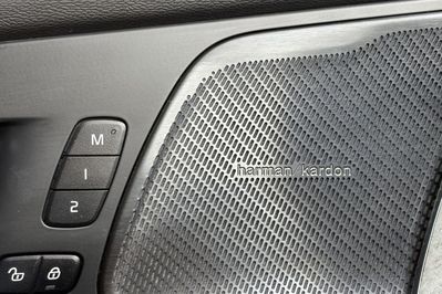 Volvo XC60 T6 Plug-In Hybrid AWD Plus Dark aut