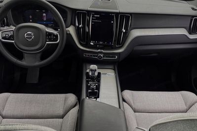 Volvo XC60 T8 Plug-In Hybrid AWD Ultra Dark