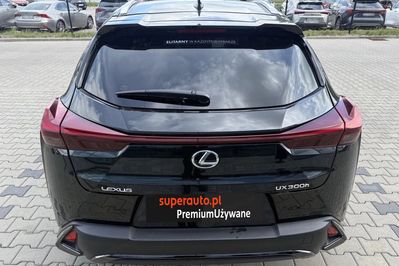 Lexus UX 300h F Sport Design