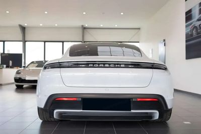 Porsche Taycan 4 Black Edition