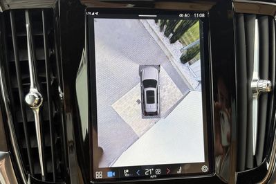 Volvo V90 T6 eAWD Plug-In Hybrid Plus Dark