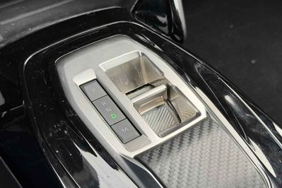 Peugeot 2008 Allure e-DCS 1.2 mHEV