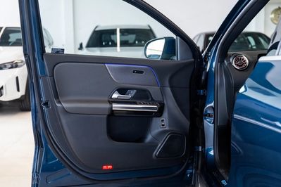 Mercedes EQA 250 66.5kWh Electric Art