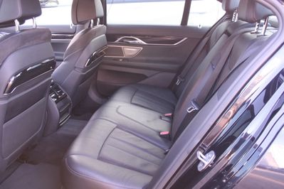 BMW Seria 7 750i xDrive
