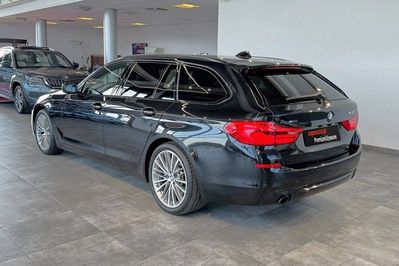BMW Seria 5 Touring 530i xDrive Sport Line