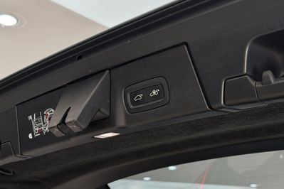 Volvo V90 T8 AWD Plug-In Hybrid R-Design aut