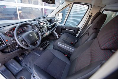 Peugeot Boxer Kontener 8EP + Winda