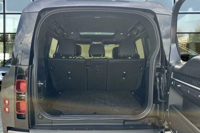 Land Rover Defender 110 3.0 D250 X-Dynamic HSE