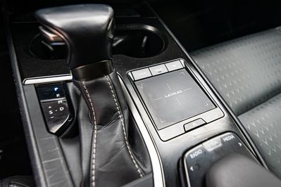 Lexus UX 250h