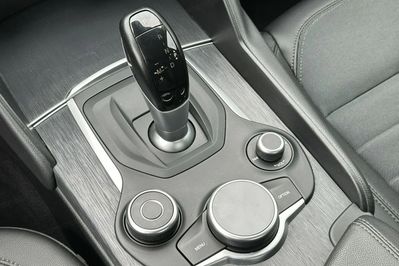 Alfa Romeo Giulia 2.0 Turbo 16V AT8 Super