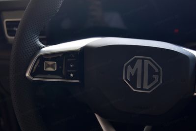 MG HS Exclusive 1.5 AT