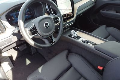 Volvo XC60 B5 B AWD Plus Dark aut
