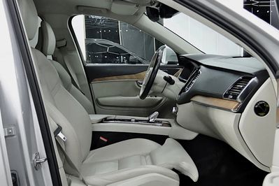 Volvo XC90 T8 Plug-In Hybrid AWD Inscription 7os