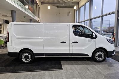 Renault Trafic L2H1 Extra AT9