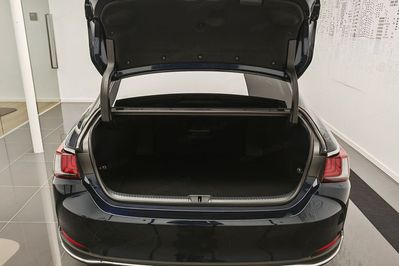 Lexus ES 300h Business Edition 2.5 E-CVT