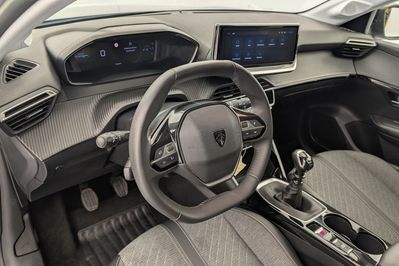 Peugeot 208 ALLURE 1.2 PureTech