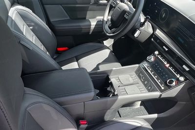 Hyundai Santa Fe 1.6 T-GDI HEV Calligraphy 4WD aut 6os.